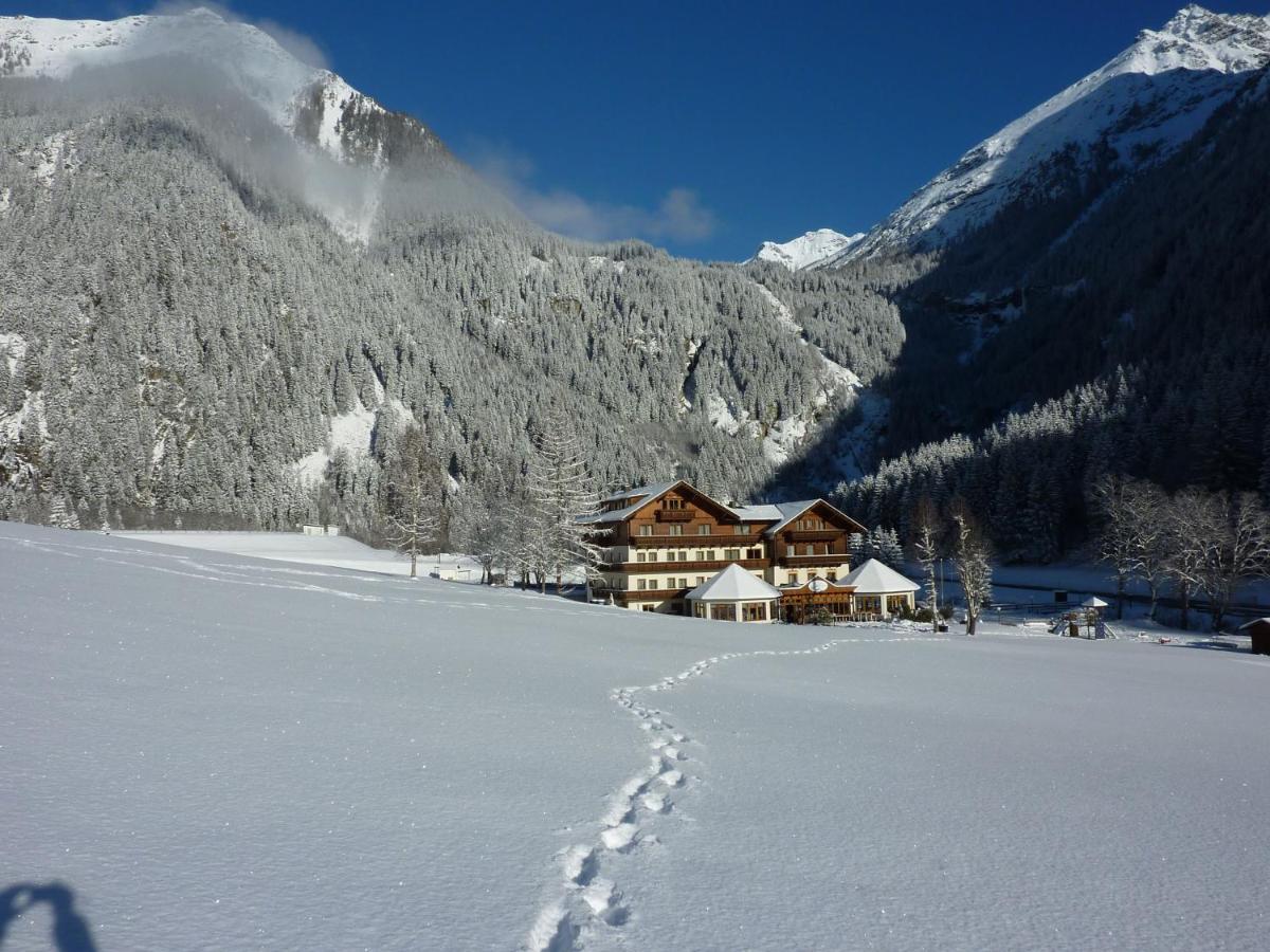 Alpenhotel Badmeister Flattach Exterior photo